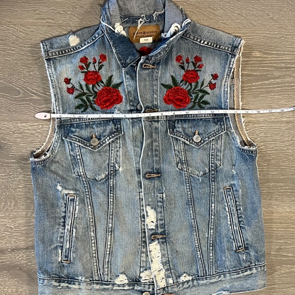 Ralph Lauren demin vest with embroidery - women's size medium - Picture 6 of 8
